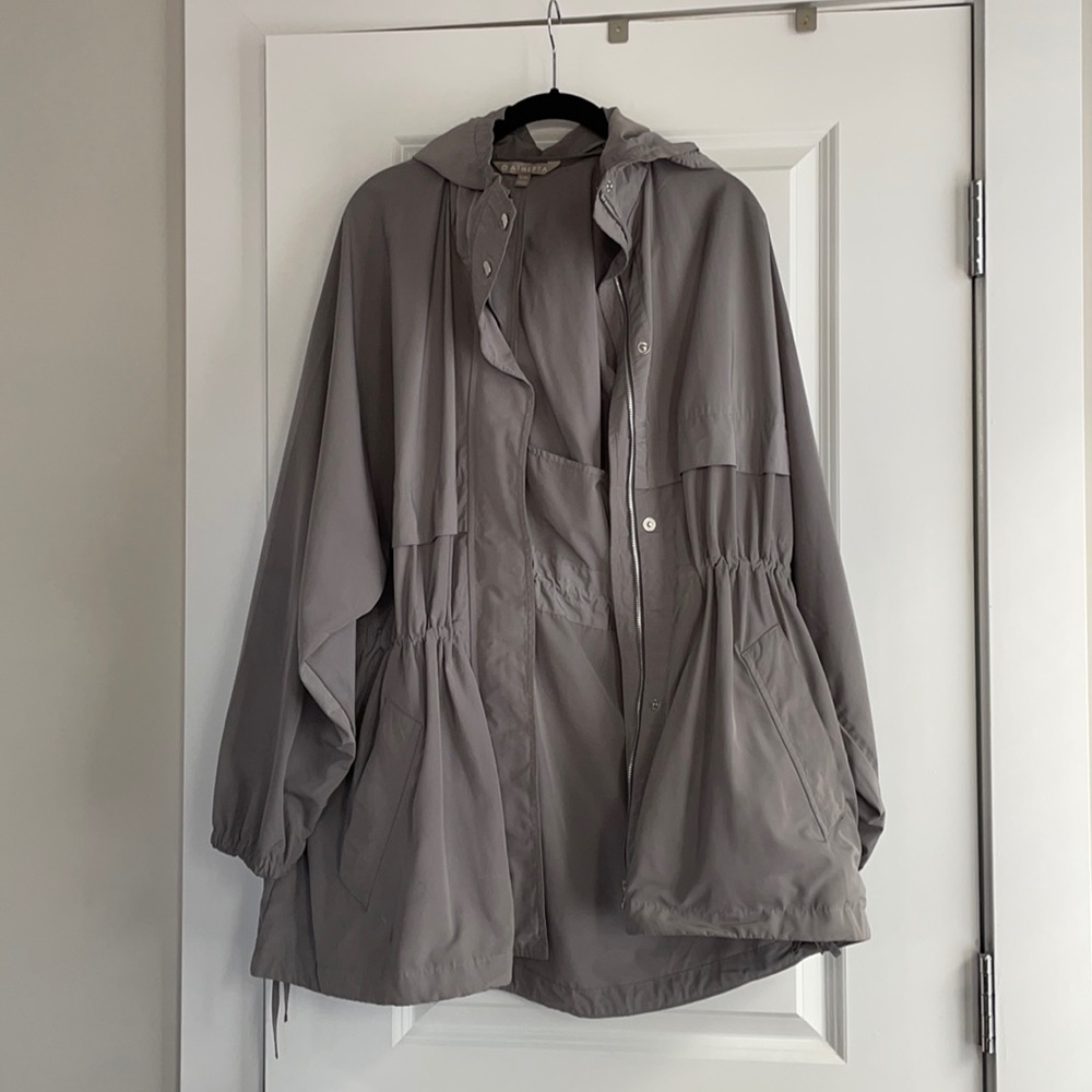 Athleta hooded and vented rain jacket